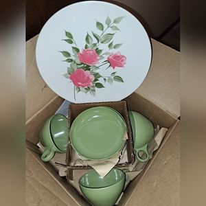 Vintage 16 pc Dinnerware Set